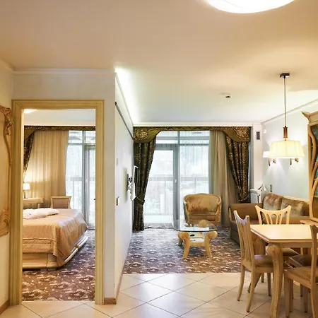 Grand Lietuva Serviced Dzukija ホテル 4*