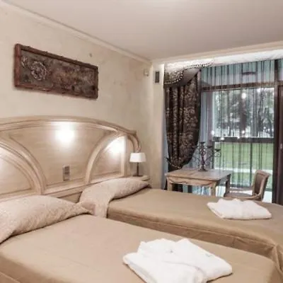 Grand Lietuva Serviced Dzukija ホテル 4*